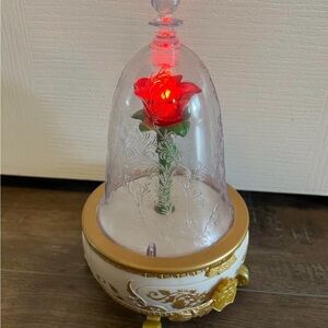 Disney beauty and the beast, enchanted Rose jewelry box, sings and light up